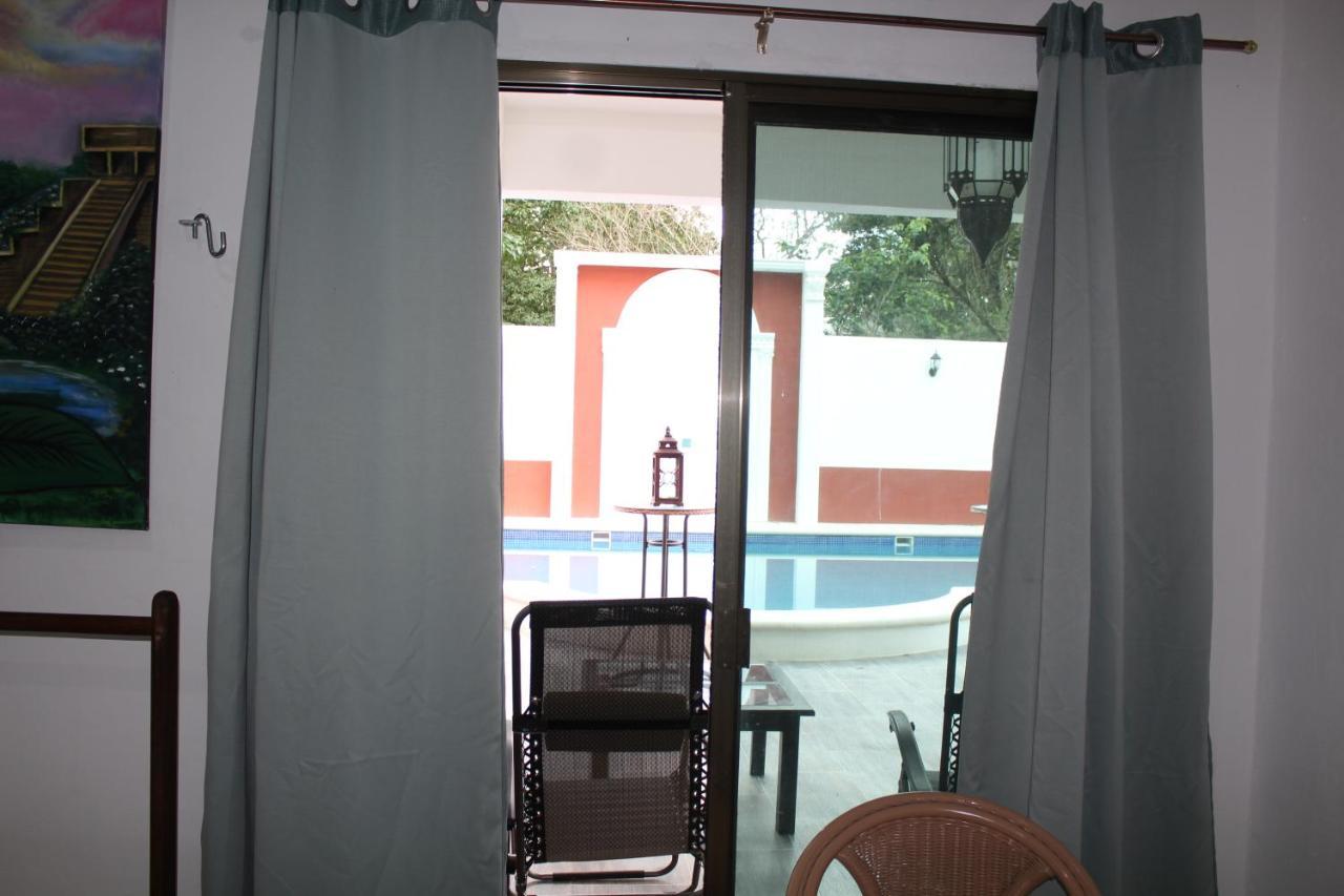 Hotel Casona Margot Valladolid  Exteriör bild