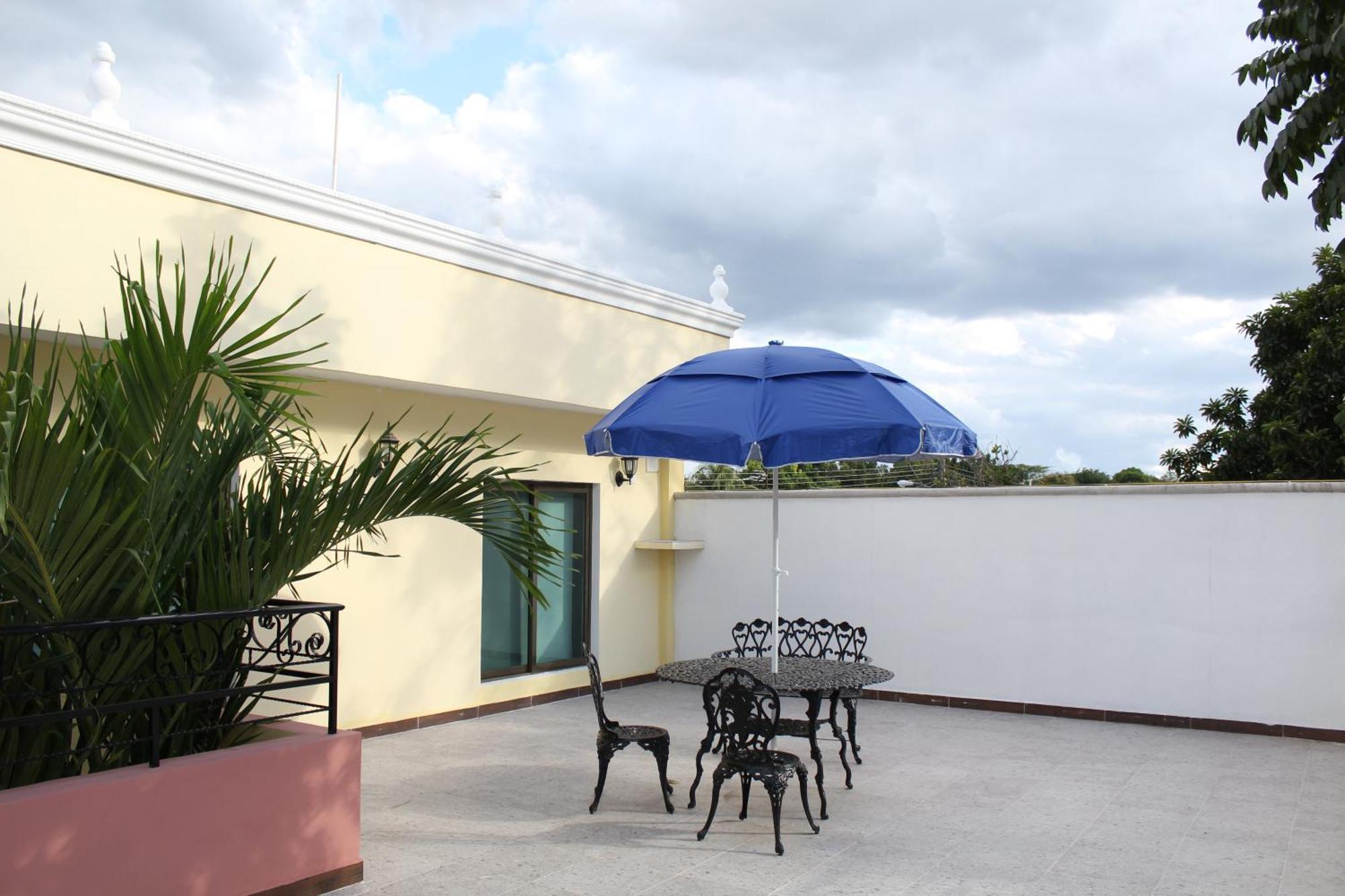 Hotel Casona Margot Valladolid  Exteriör bild